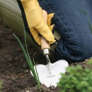 Sneeboer Heart Shaped Trowel